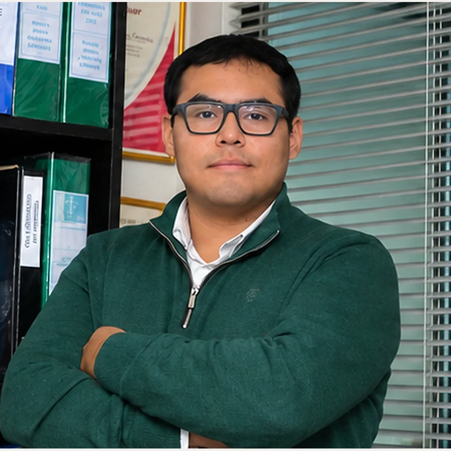 Carlos Eduardo Anchahua Mantilla, Practicante legal