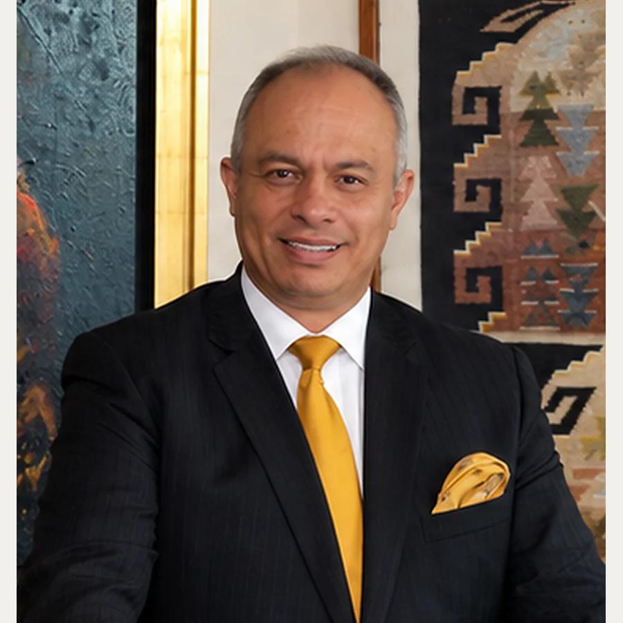 Miguel Ángel Ferreyra Sánchez, Socio principal